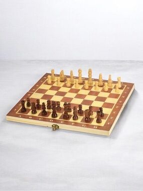 Best Choice Classic Wooden Chess Set in Light and Dark Brown with Folding Board